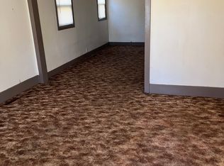 323 Oakdale Dr, Salina, KS 67401