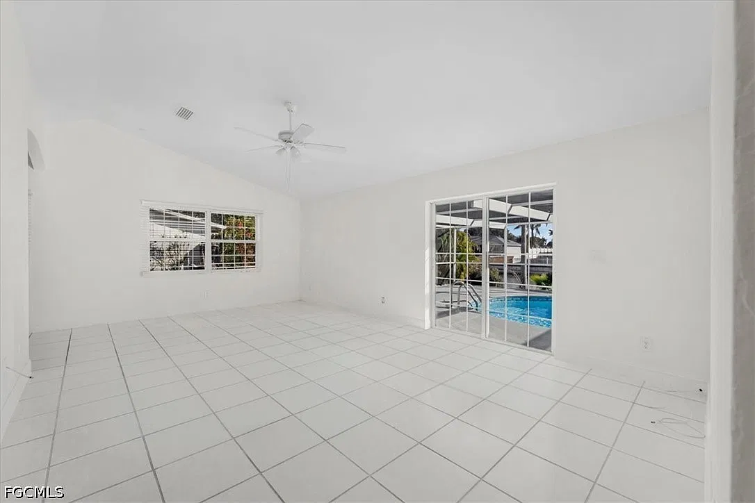 3 bed, 2.0 bath, 1286 sqft, $1,995 — Photo 4