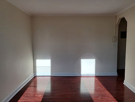 2nd image of 44 Garden Pl APT 4B