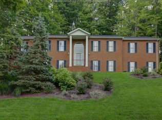 25 E Coventry Woods, South Charleston, WV 25309