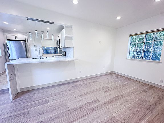 5th image of 642 S Highland Ave