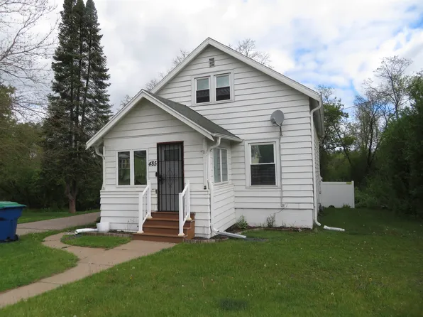485 E State St, Iola, WI 54945
