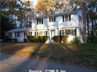 35 Pinecrest Rd, North Stonington, CT 06359