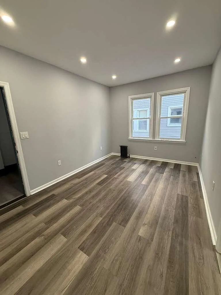 2 bed, $2,000 — Photo 4