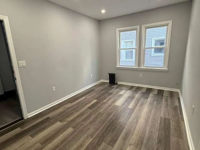 422 Bacheller Ave #2B — Photo 4