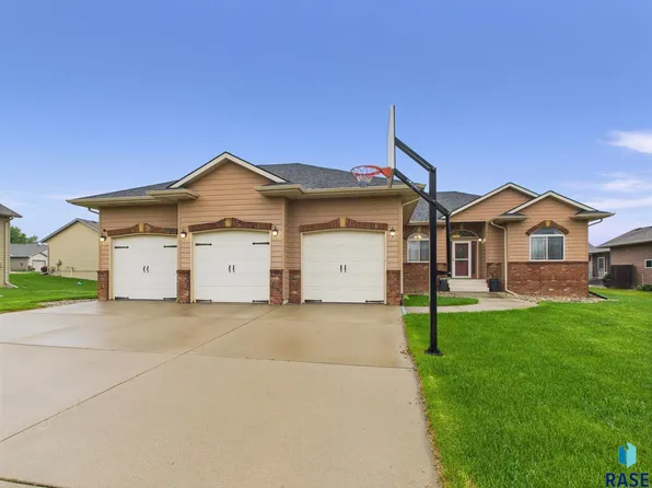 8113 S Copper Ridge Rd, Sioux Falls, SD 57108