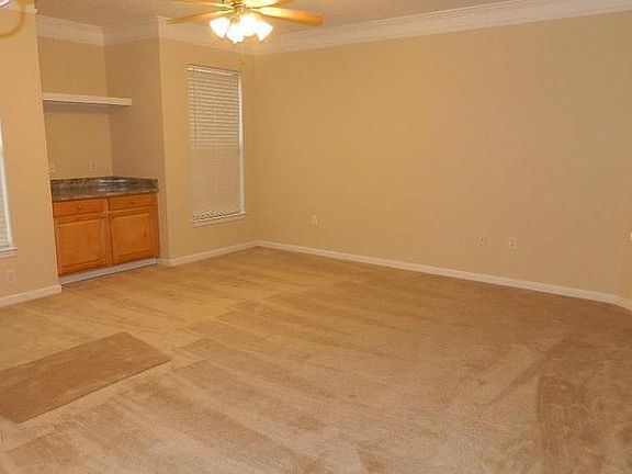 2nd image of 10442 Villa View Cir