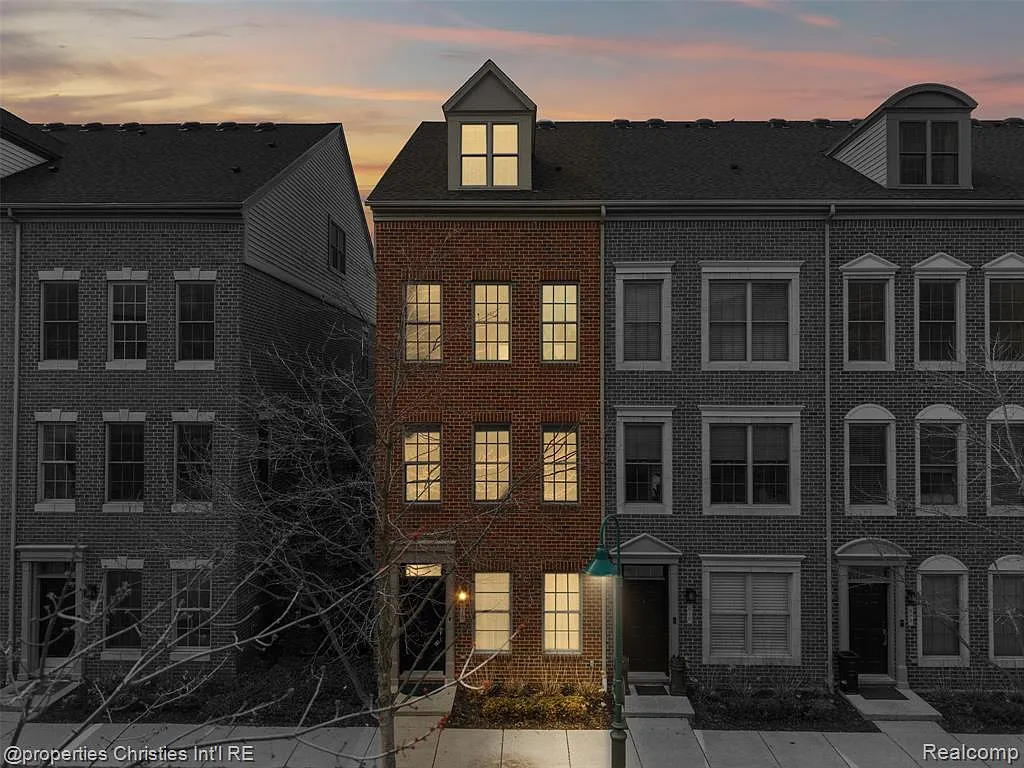 Building Photo - 512 Graten St