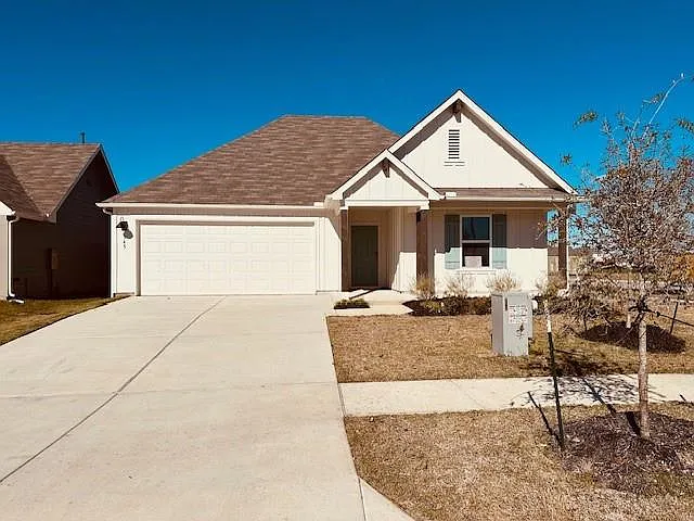 4 bed, 2.0 bath, 2034 sqft, $2,095 — Photo 1