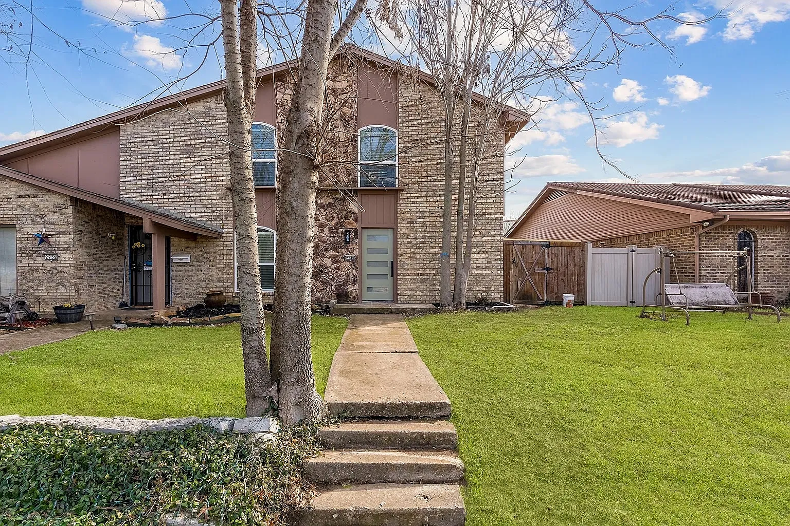 4 bed, 1740 sqft, $2,600 — Photo 1