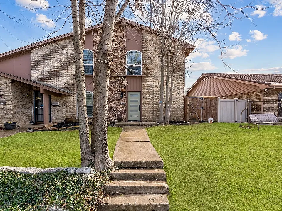 2730 Golfing Green Dr