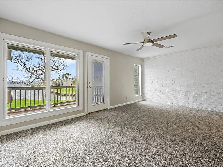 100 Edgewater Dr #32 — Photo 19