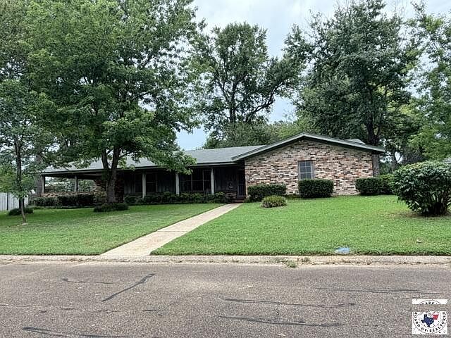 1st image of 14 Regency Dr