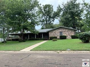 14 Regency Dr, Texarkana, AR 71854