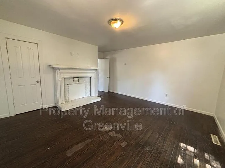135 D St — Photo 5