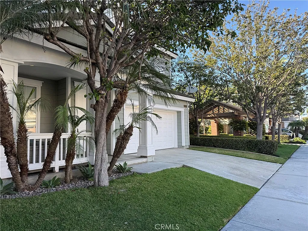 4 bed, 3.5 bath, 2800 sqft, $7,995 — Photo 3