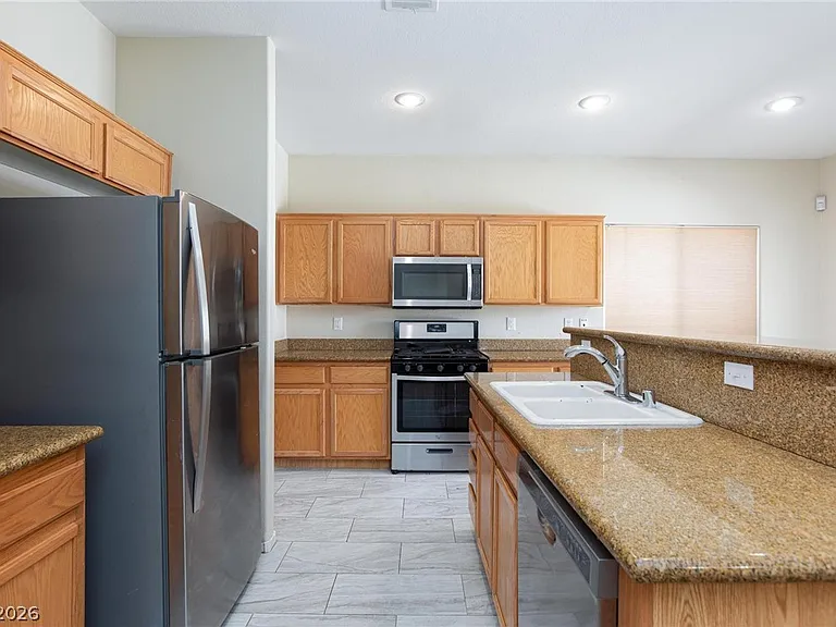 2598 Highland Cliff Dr — Photo 17