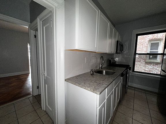 2nd image of 42 Vroom St #22E
