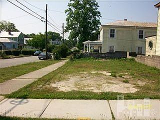 1st image of 520 Bladen St