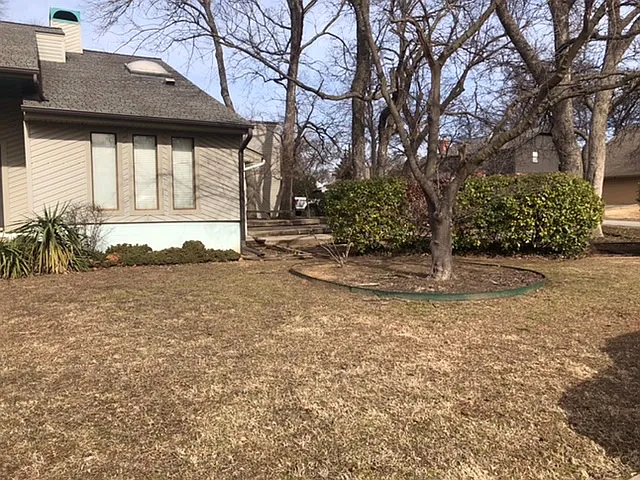 3 bed, 3.0 bath, 3467 sqft, $2,100 — Photo 1