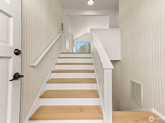 2nd image of 543 Hemlock Way