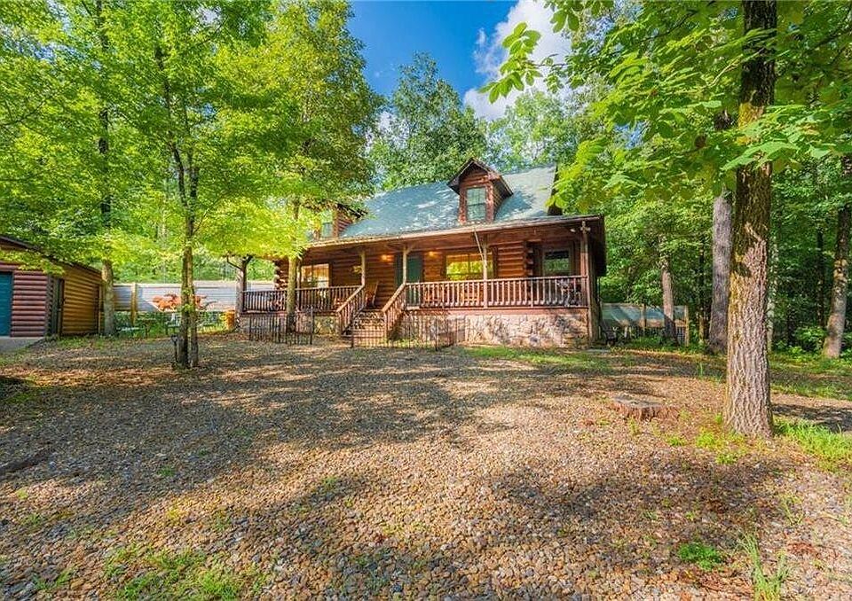 1st image of 32 S Fireside Ln