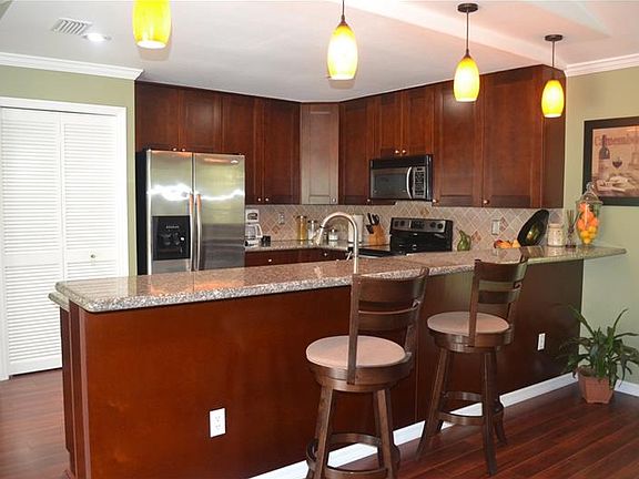 5th image of 876 Crestridge Cir