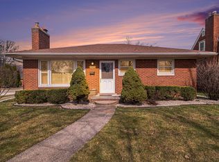 21901 Edmunton St, Saint Clair Shores, MI 48080