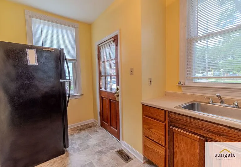 2900 E Strathmore Ave #1 — Photo 7
