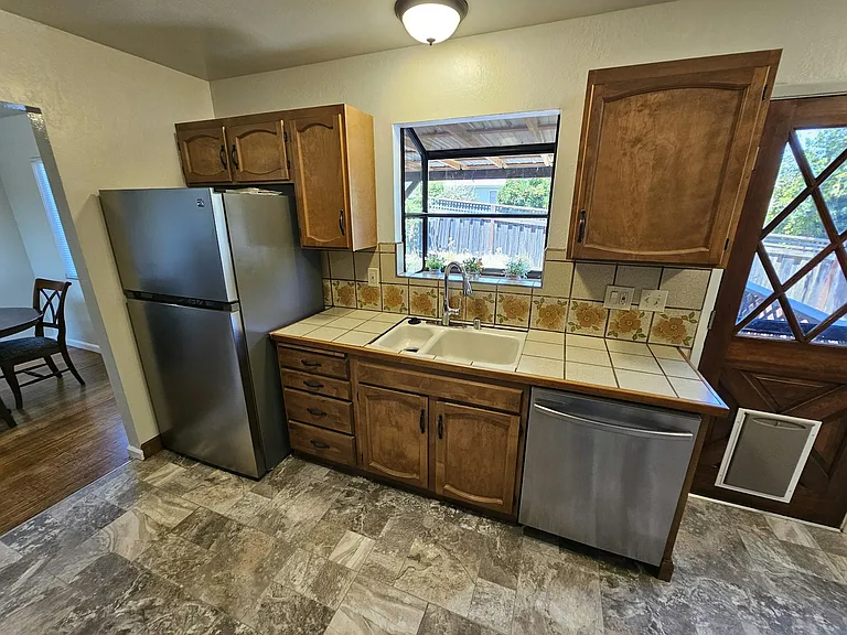3152 Huntington Ct — Photo 8