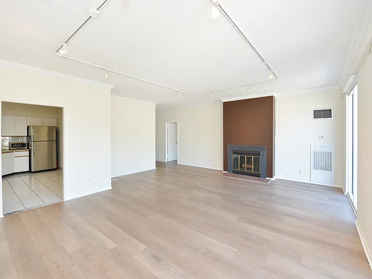 1077 River Rd #Penthouse 6 — Photo 3