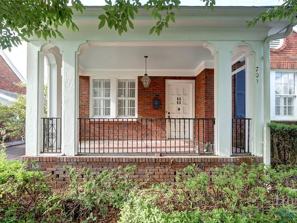 1st image of 705 E 51st Street