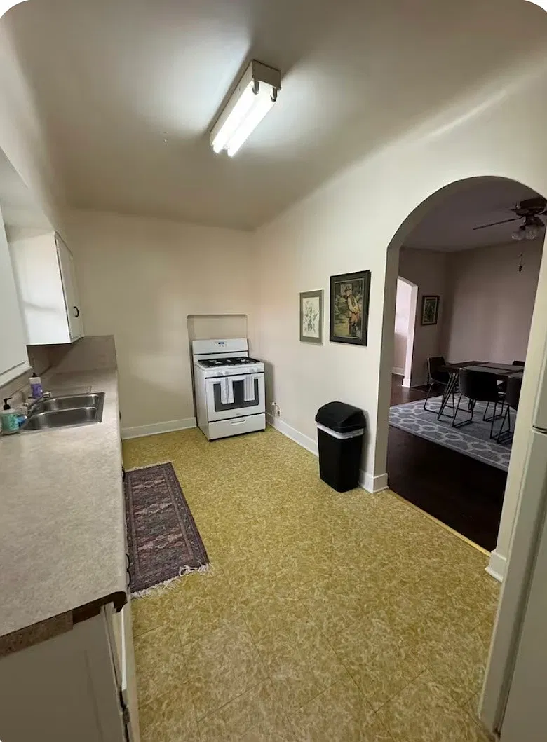 2 bed, 900 sqft, $1,200 — Photo 3