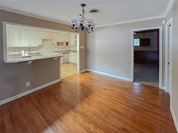 4th image of 1911 Alta Vista St