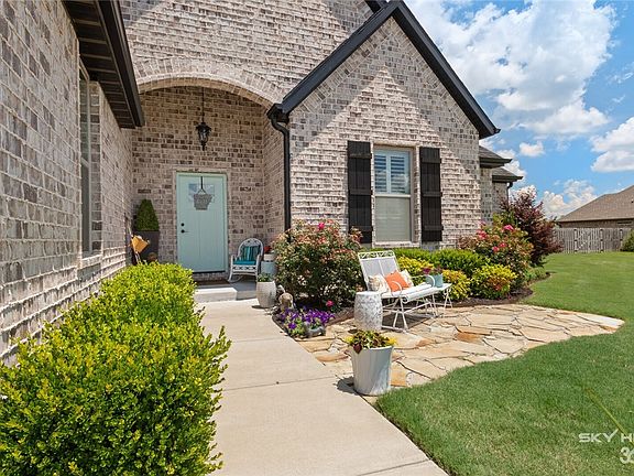 4th image of 448 Twin Falls Dr