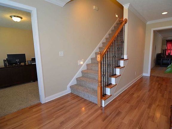 3rd image of 2833 Thornhill Dr