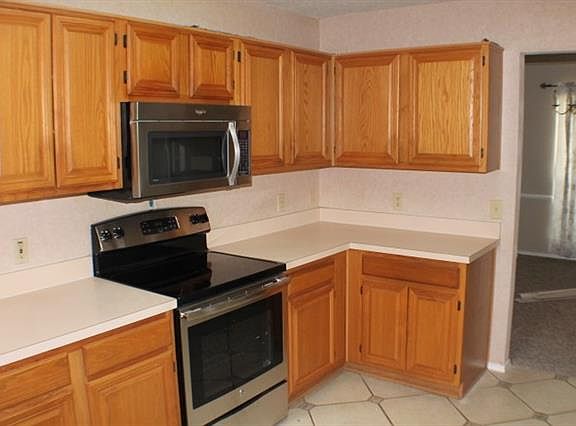 4th image of 2613 Sagehill Dr