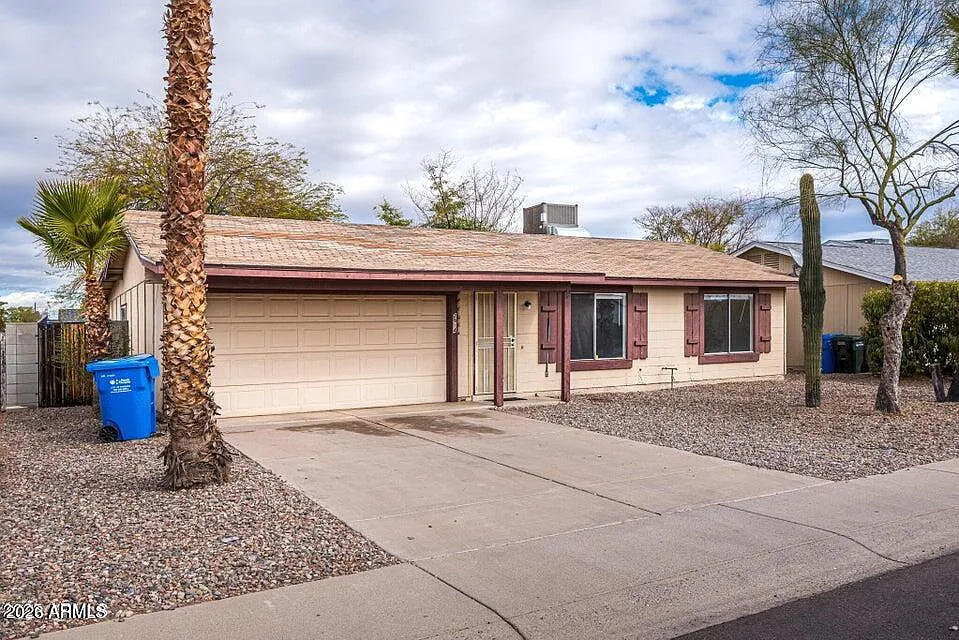3 bed, 2.0 bath, 1584 sqft, $2,200 — Photo 3