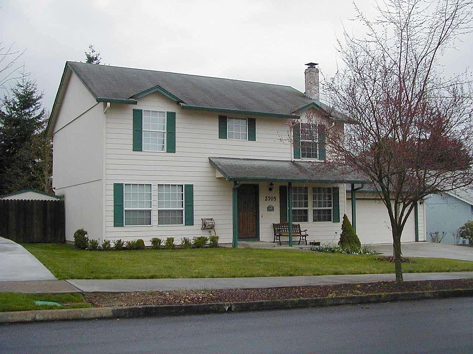 Front Exterior Photo