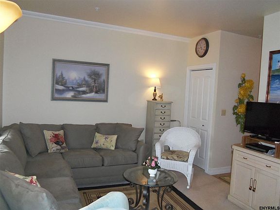 4th image of 8 Wall St APT 143