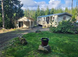 420 N Dow Mountain Dr, Hoodsport, WA 98548