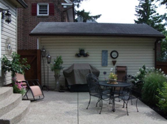 4th image of 438 Marion Ave