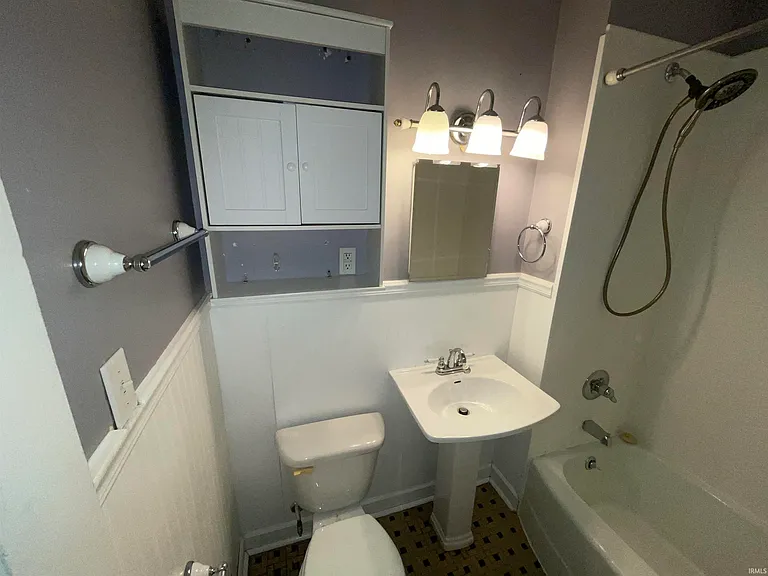 301 E University St #1 — Photo 15