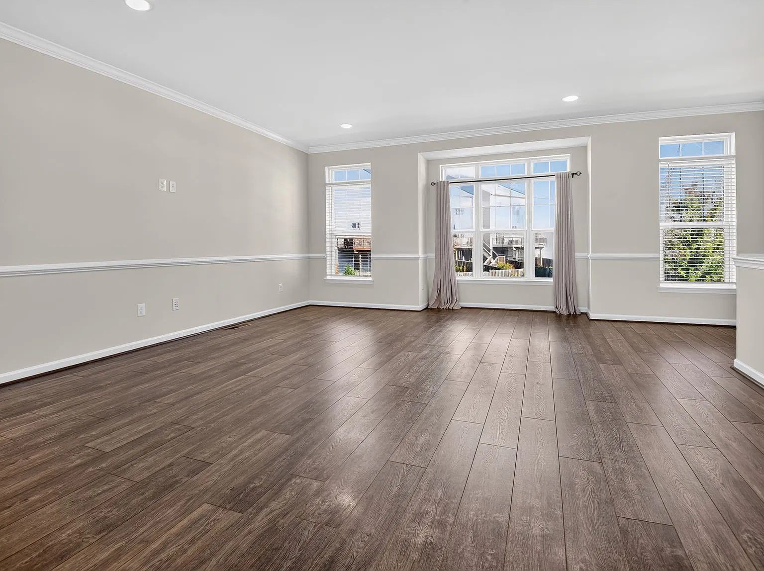 3 bed, 2141 sqft, $2,850 — Photo 3