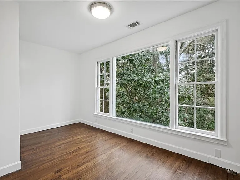 2878 N Hills Dr NE — Photo 26