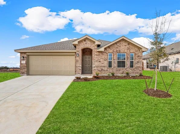 1404 Dry Creek Dr, Cleburne, TX 76033
