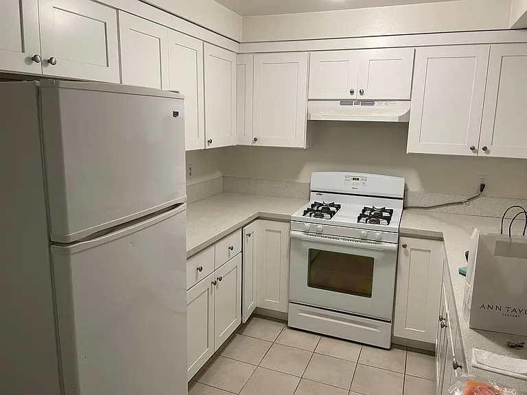 2501 W Redondo Beach Blvd — Photo 5