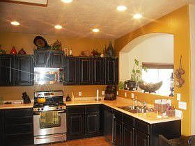 Upgraded rustic cabinets, stainless steel appliances