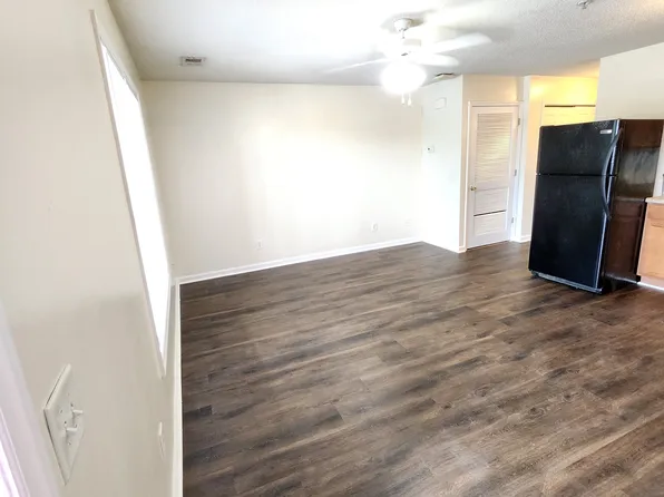 2305 E 14th St #14, Greenville, NC 27858