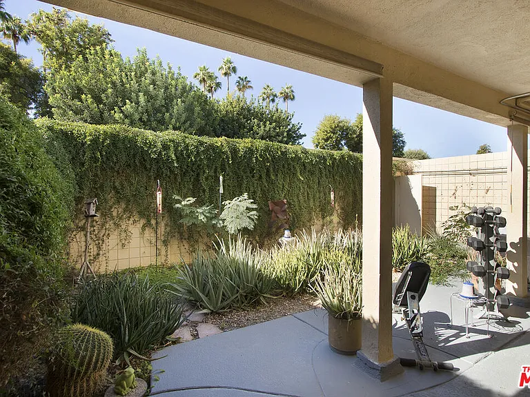 501 Desert Lakes Cir — Photo 49